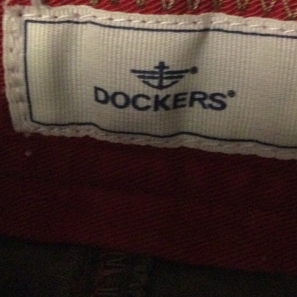 Dockers pants size W 38. L30 100% cotton relaxed fit.                      #42 - Picture 4 of 5